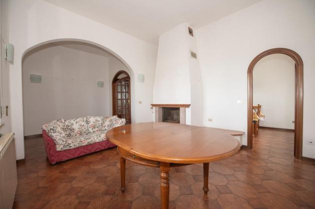 casa indipendente in vendita a Collesalvetti
