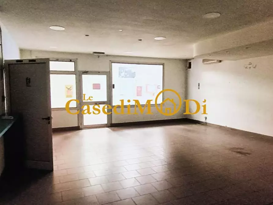 locale commerciale in vendita a Collesalvetti in zona Stagno