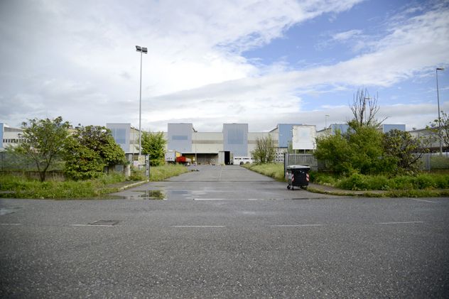 locale commerciale in vendita a Collesalvetti in zona Guasticce