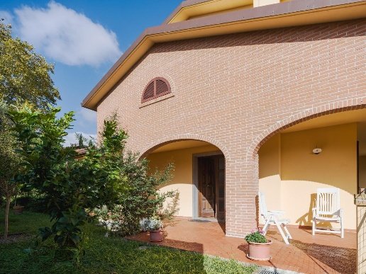 casa indipendente in vendita a Collesalvetti