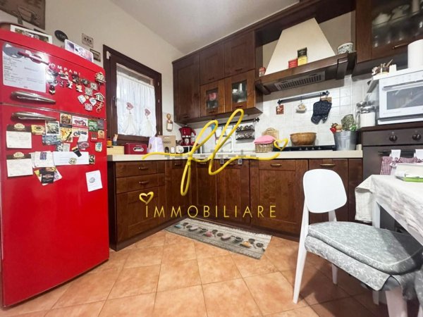 appartamento in vendita a Collesalvetti in zona Vicarello