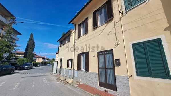 casa indipendente in vendita a Collesalvetti in zona Vicarello