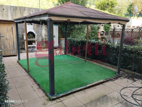 casa indipendente in vendita a Collesalvetti in zona Stagno