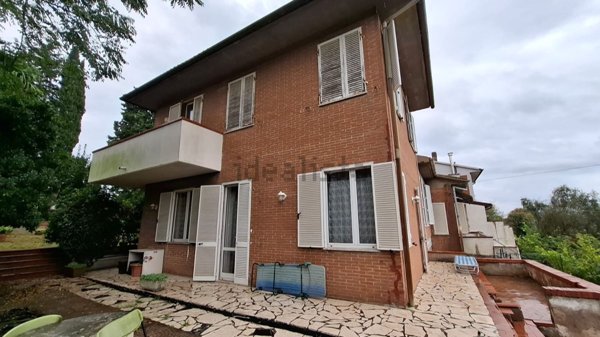 casa indipendente in vendita a Collesalvetti