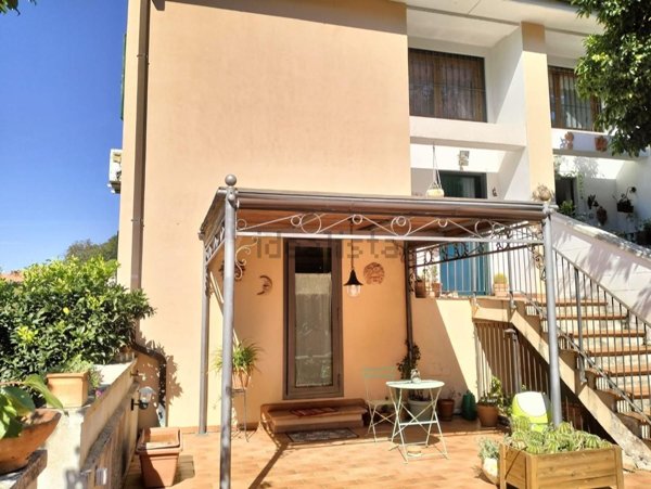 casa indipendente in vendita a Collesalvetti