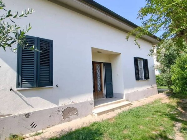 casa indipendente in vendita a Collesalvetti