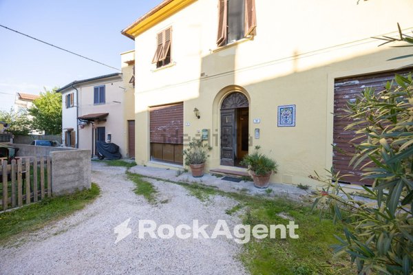 casa indipendente in vendita a Collesalvetti