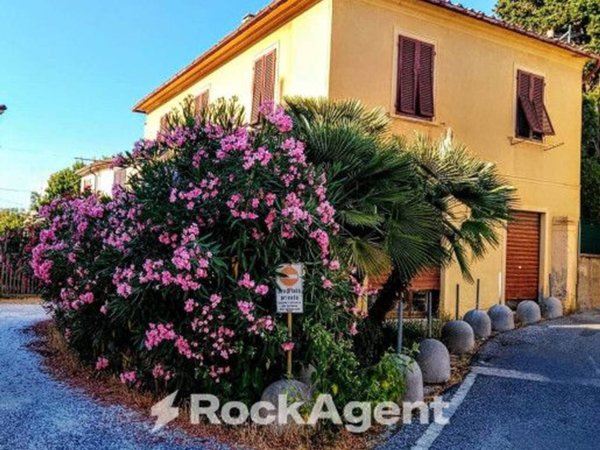 casa indipendente in vendita a Collesalvetti