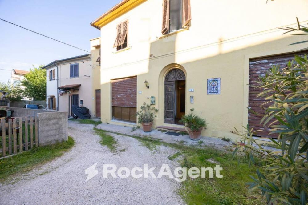 casa indipendente in vendita a Collesalvetti