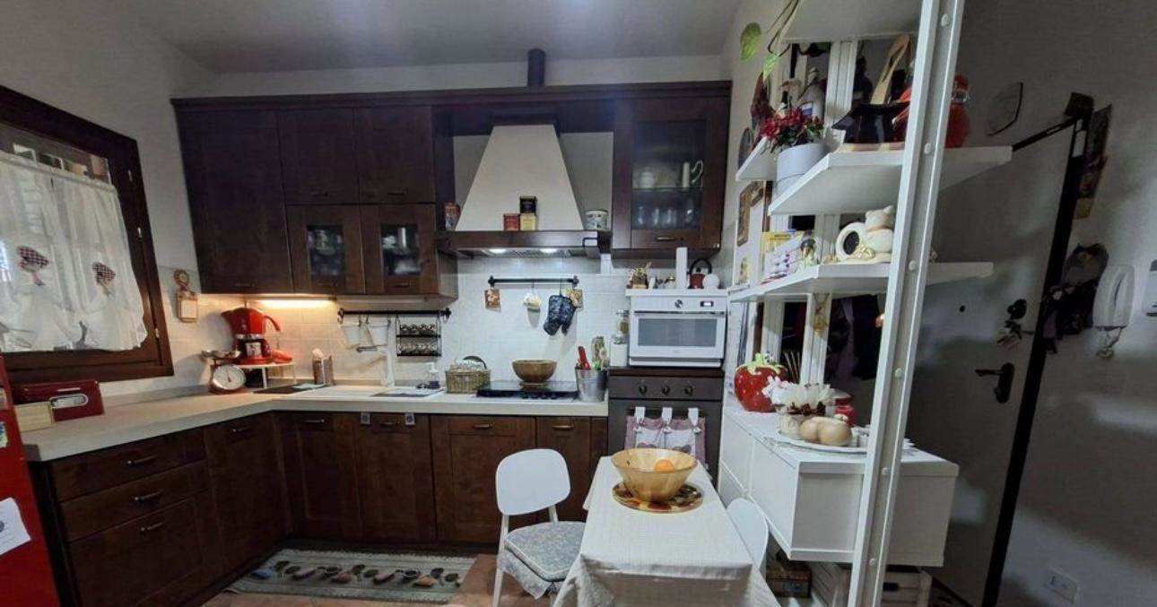 appartamento in vendita a Collesalvetti in zona Vicarello