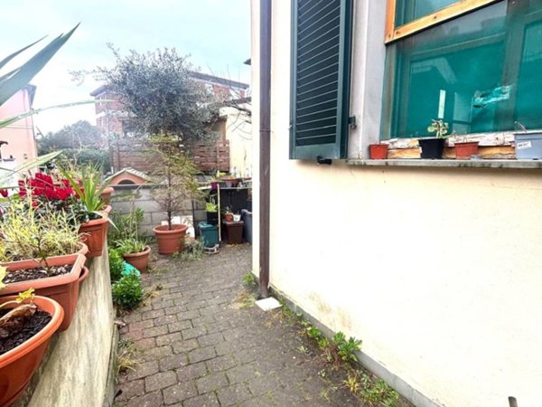 casa indipendente in vendita a Collesalvetti in zona Guasticce