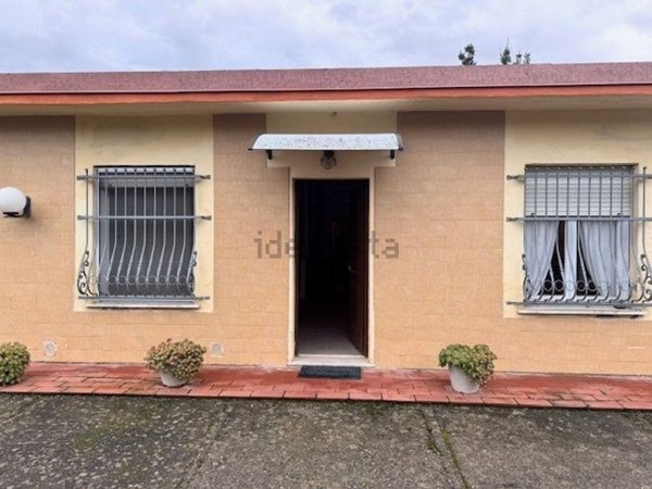 casa indipendente in vendita a Collesalvetti