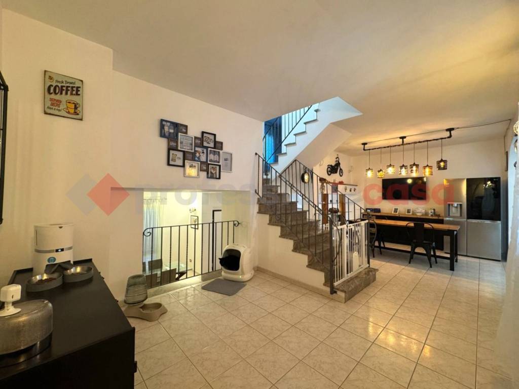 casa indipendente in vendita a Collesalvetti in zona Castell'Anselmo