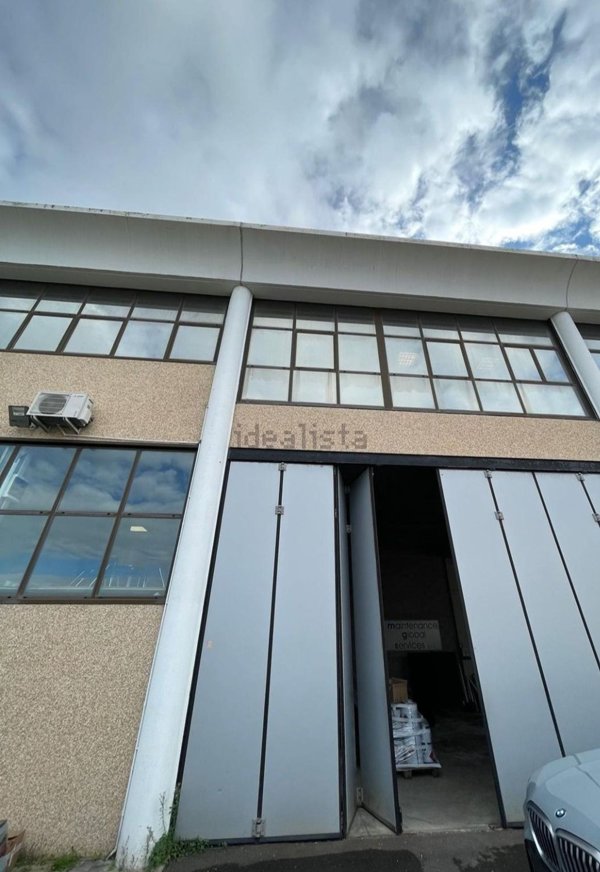 capannone in vendita a Collesalvetti