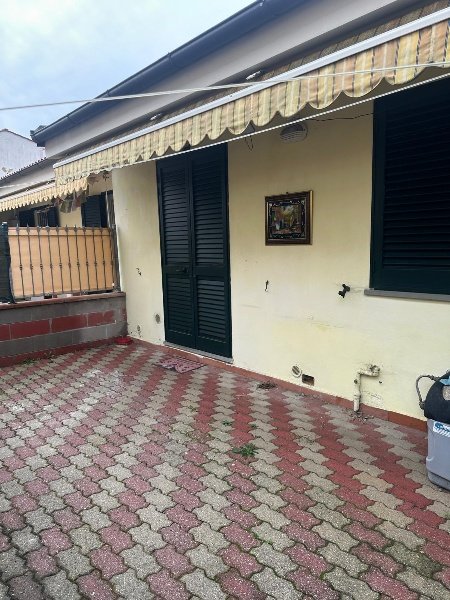 casa indipendente in vendita a Collesalvetti in zona Guasticce