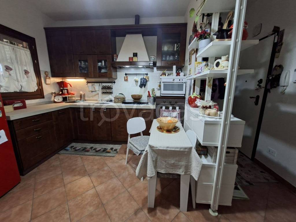 appartamento in vendita a Collesalvetti in zona Vicarello