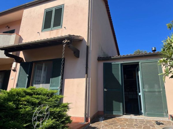 casa indipendente in vendita a Collesalvetti in zona Castell'Anselmo