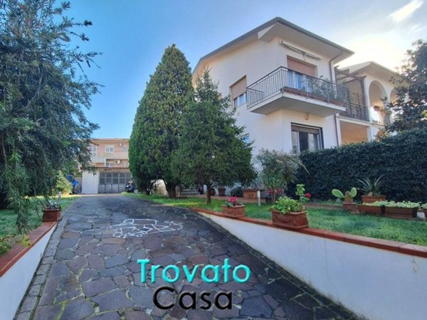 casa indipendente in vendita a Collesalvetti in zona Stagno