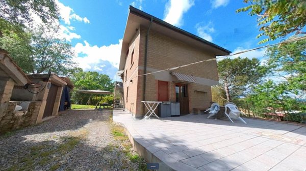 casa indipendente in vendita a Collesalvetti