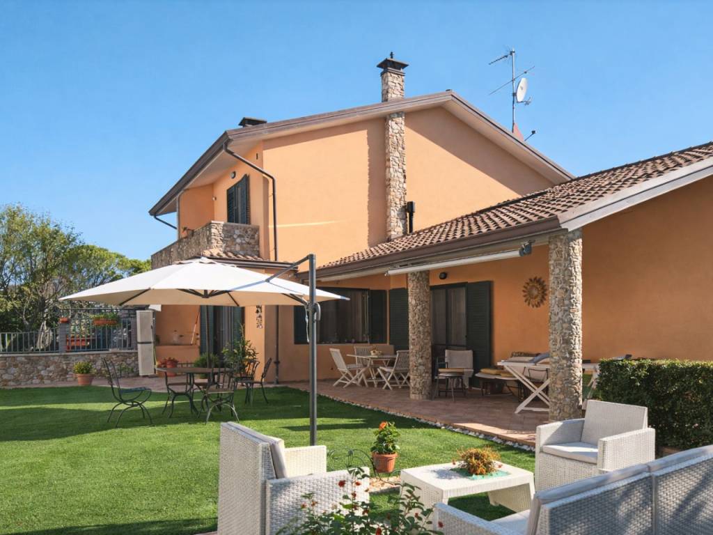 casa indipendente in vendita a Collesalvetti in zona Castell'Anselmo