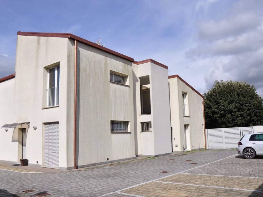 casa indipendente in vendita a Collesalvetti