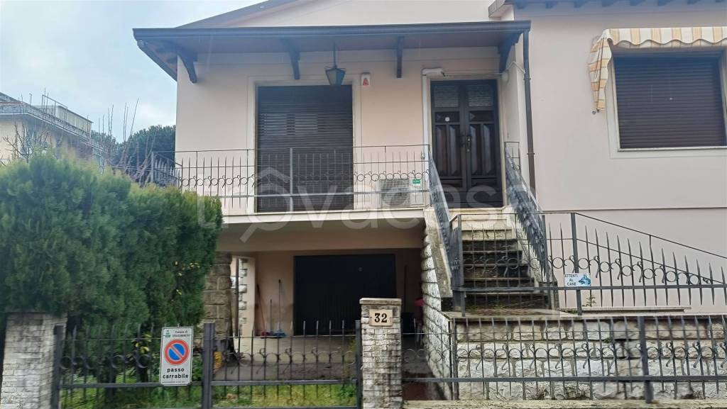 appartamento in vendita a Collesalvetti in zona Stagno