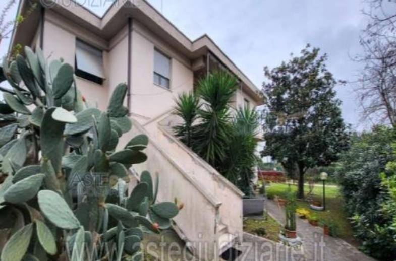 appartamento in vendita a Collesalvetti in zona Stagno