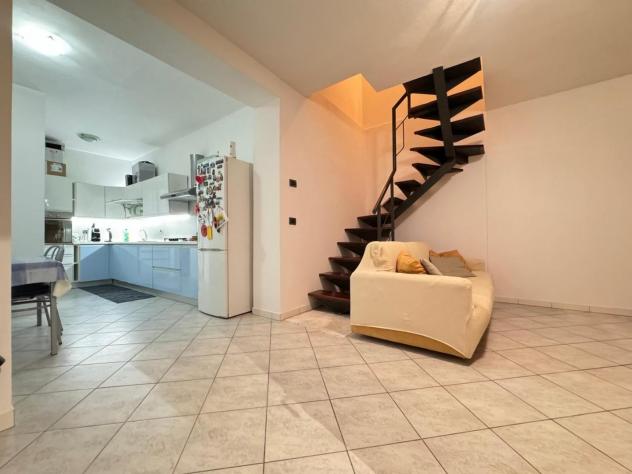 casa indipendente in vendita a Collesalvetti in zona Vicarello