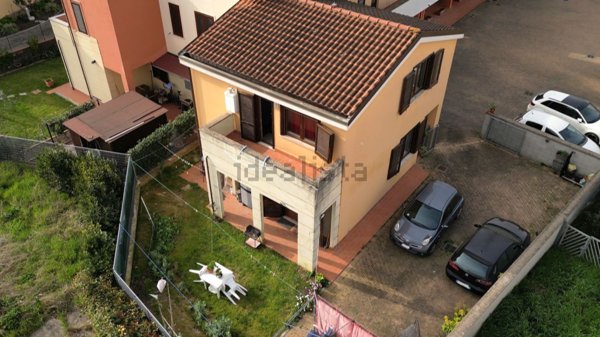 casa indipendente in vendita a Collesalvetti in zona Vicarello
