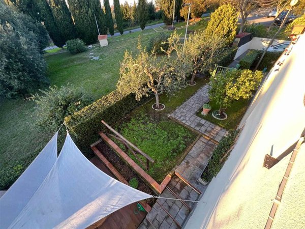 casa indipendente in vendita a Collesalvetti