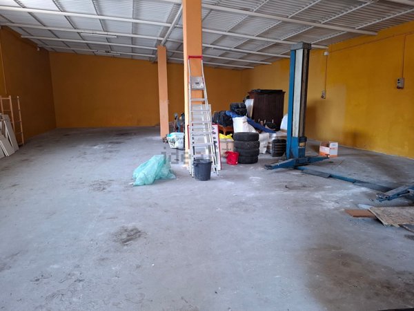 capannone in vendita a Collesalvetti in zona Stagno