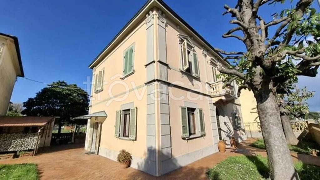casa indipendente in vendita a Collesalvetti in zona Guasticce