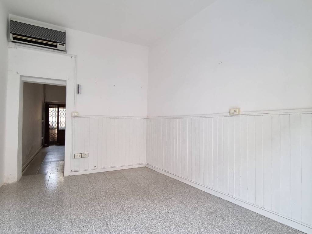 negozio in vendita a Collesalvetti