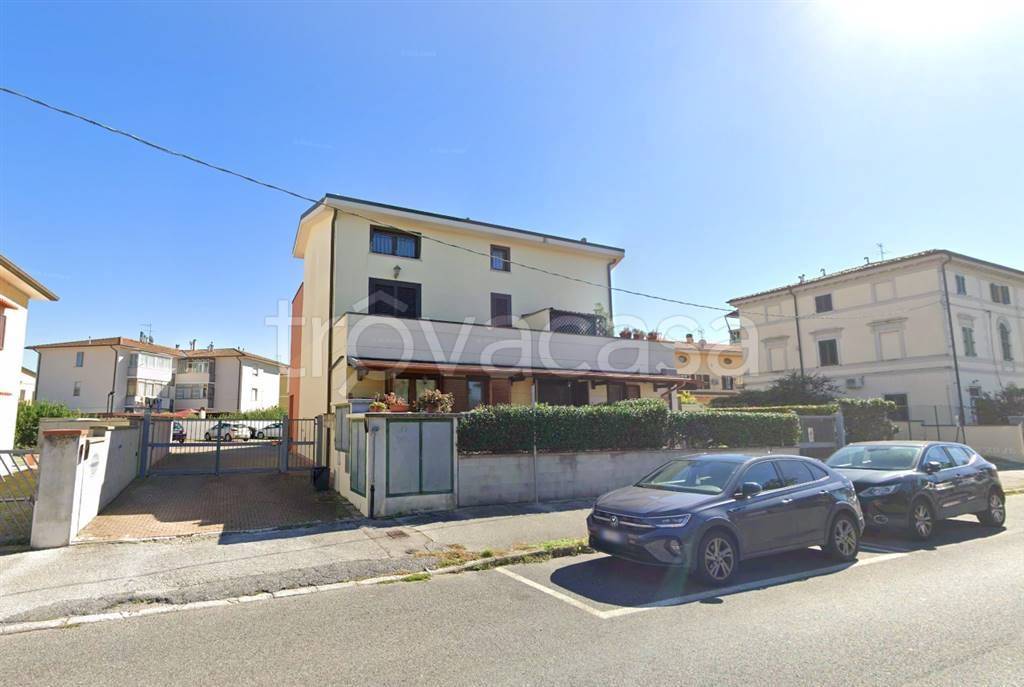 appartamento in vendita a Collesalvetti in zona Vicarello