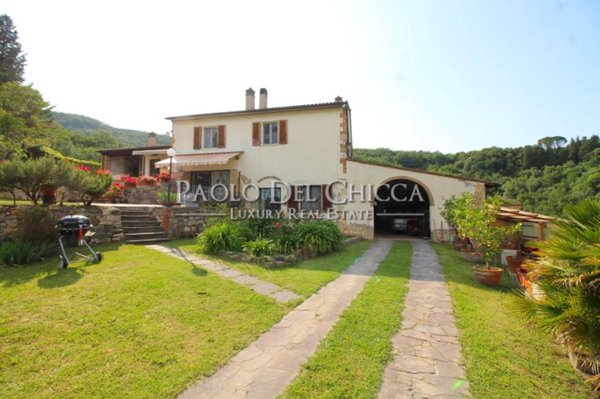 casa indipendente in vendita a Collesalvetti