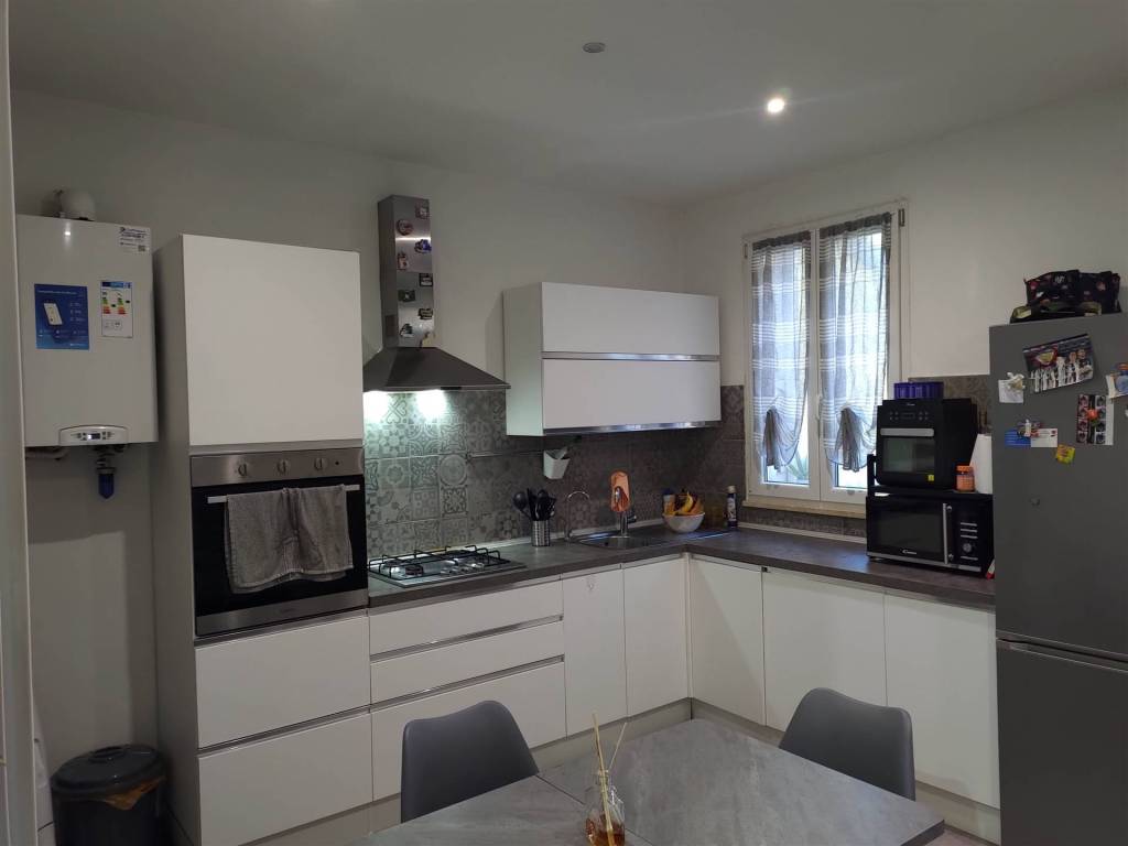 casa indipendente in vendita a Collesalvetti