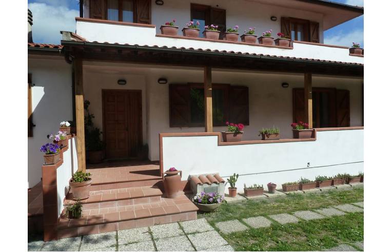 casa indipendente in vendita a Collesalvetti in zona Colognole