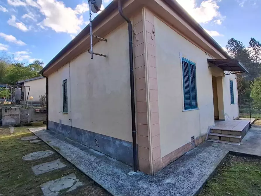 casa indipendente in vendita a Collesalvetti