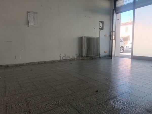 ufficio in vendita a Collesalvetti in zona Vicarello