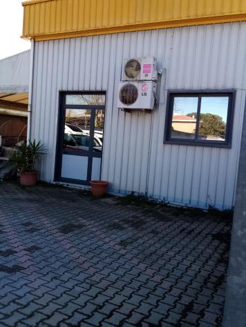 locale commerciale in vendita a Collesalvetti in zona Stagno