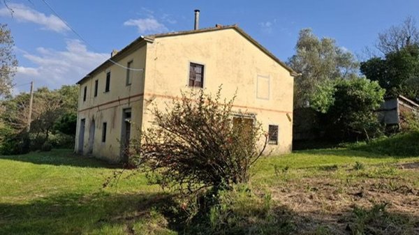 casa indipendente in vendita a Collesalvetti