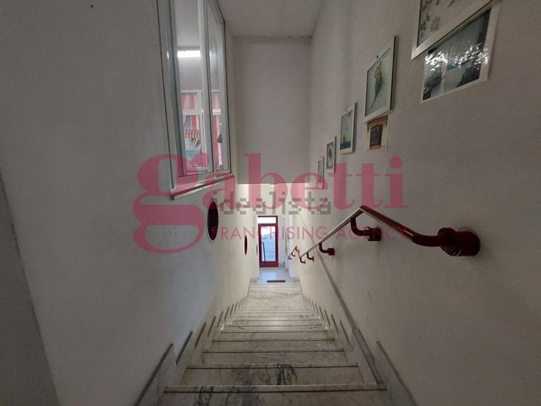 capannone in vendita a Collesalvetti in zona Stagno