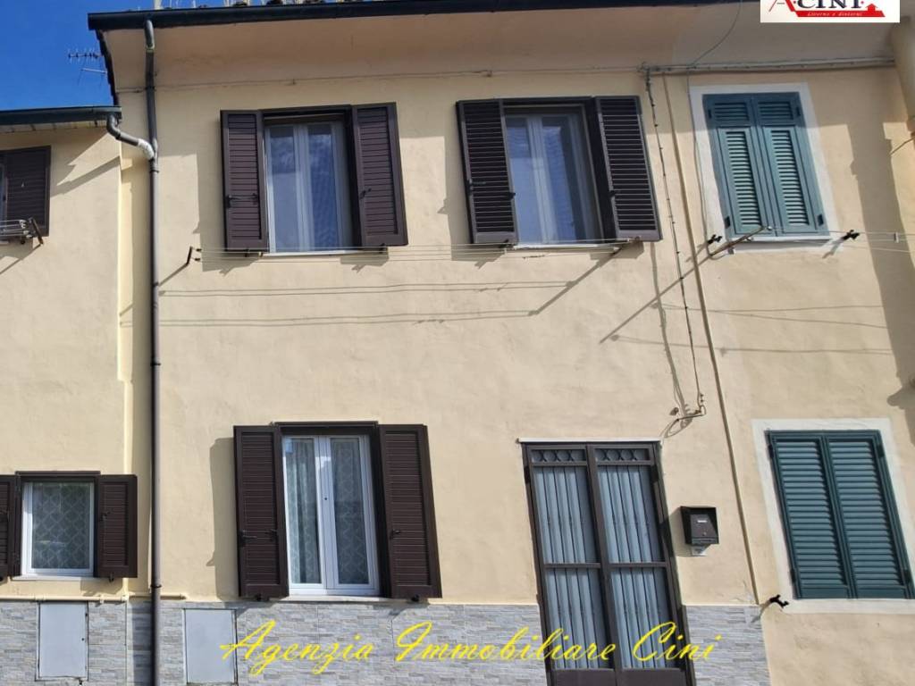 casa indipendente in vendita a Collesalvetti in zona Vicarello