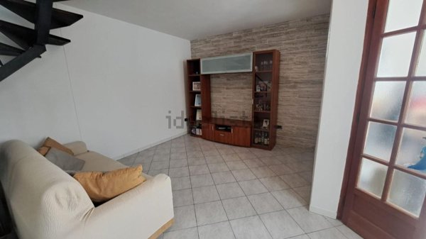 casa indipendente in vendita a Collesalvetti in zona Vicarello