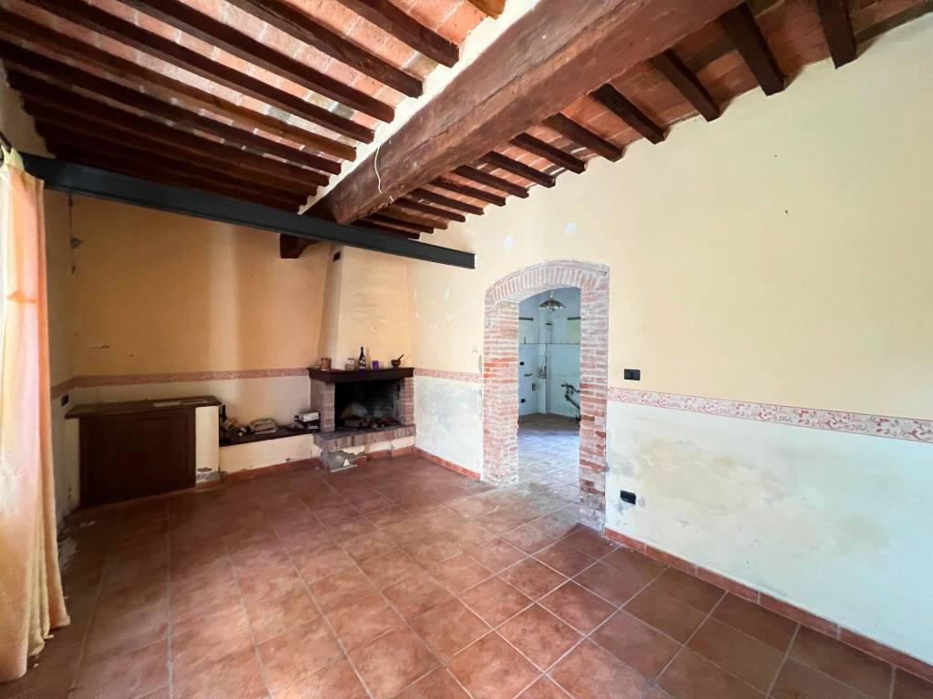 casa indipendente in vendita a Collesalvetti