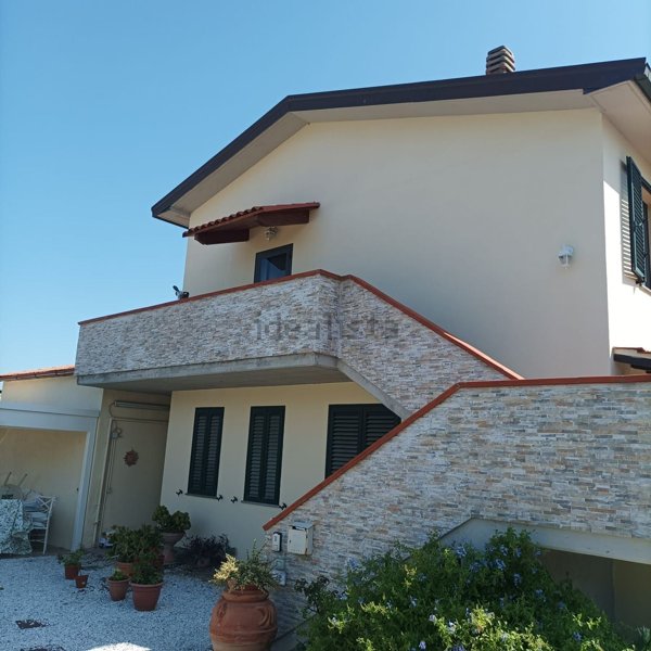appartamento in vendita a Collesalvetti in zona Vicarello