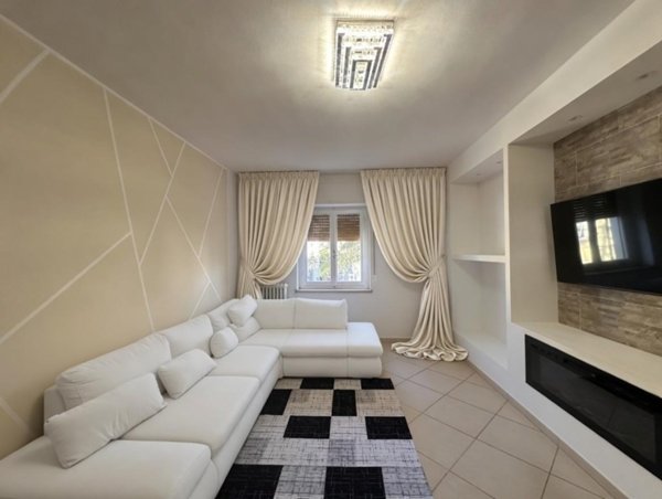 casa indipendente in vendita a Collesalvetti