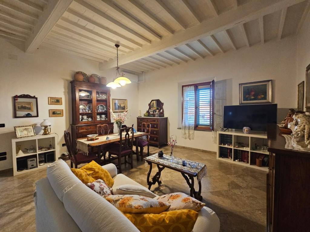 casa indipendente in vendita a Collesalvetti