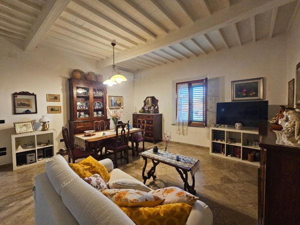 casa indipendente in vendita a Collesalvetti