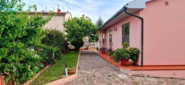appartamento in vendita a Collesalvetti in zona Stagno
